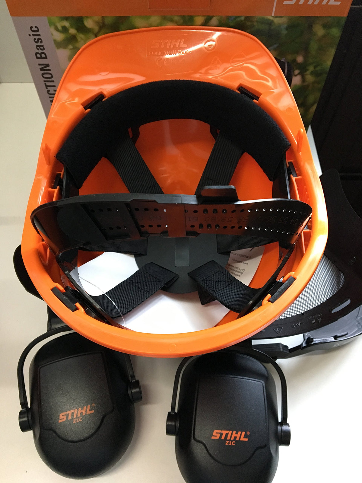 Stihl Basic Function con Casco Forestal de Rostro y Protectores auditivos